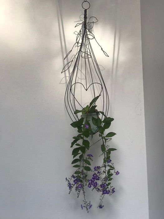 clase colgante con hojas