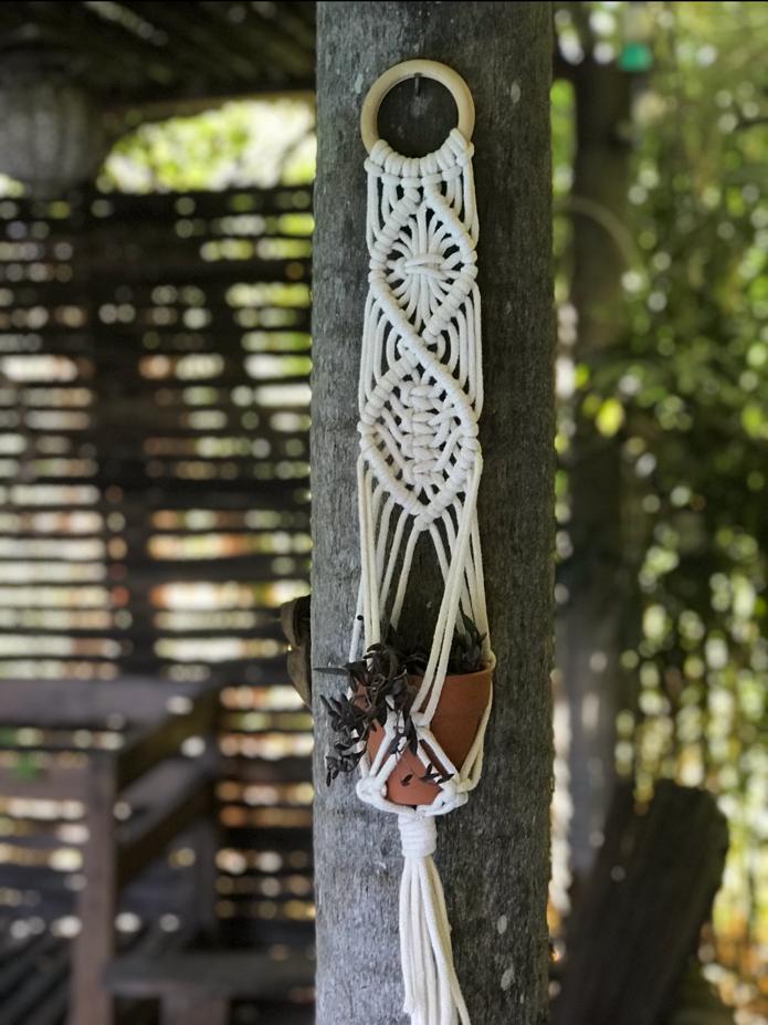 clase porta macetas emma